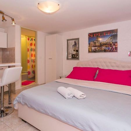 Modern And Practical Studio In The Heart Of Spalato Esterno foto