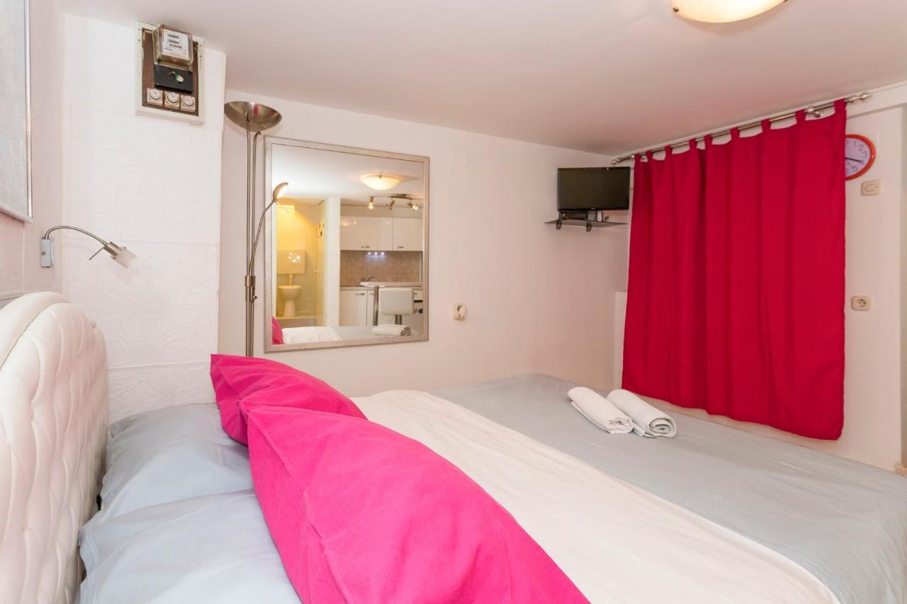 Modern And Practical Studio In The Heart Of Spalato Esterno foto