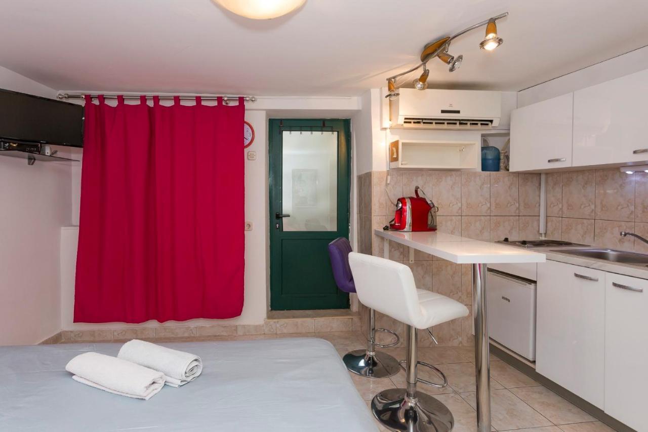 Modern And Practical Studio In The Heart Of Spalato Esterno foto