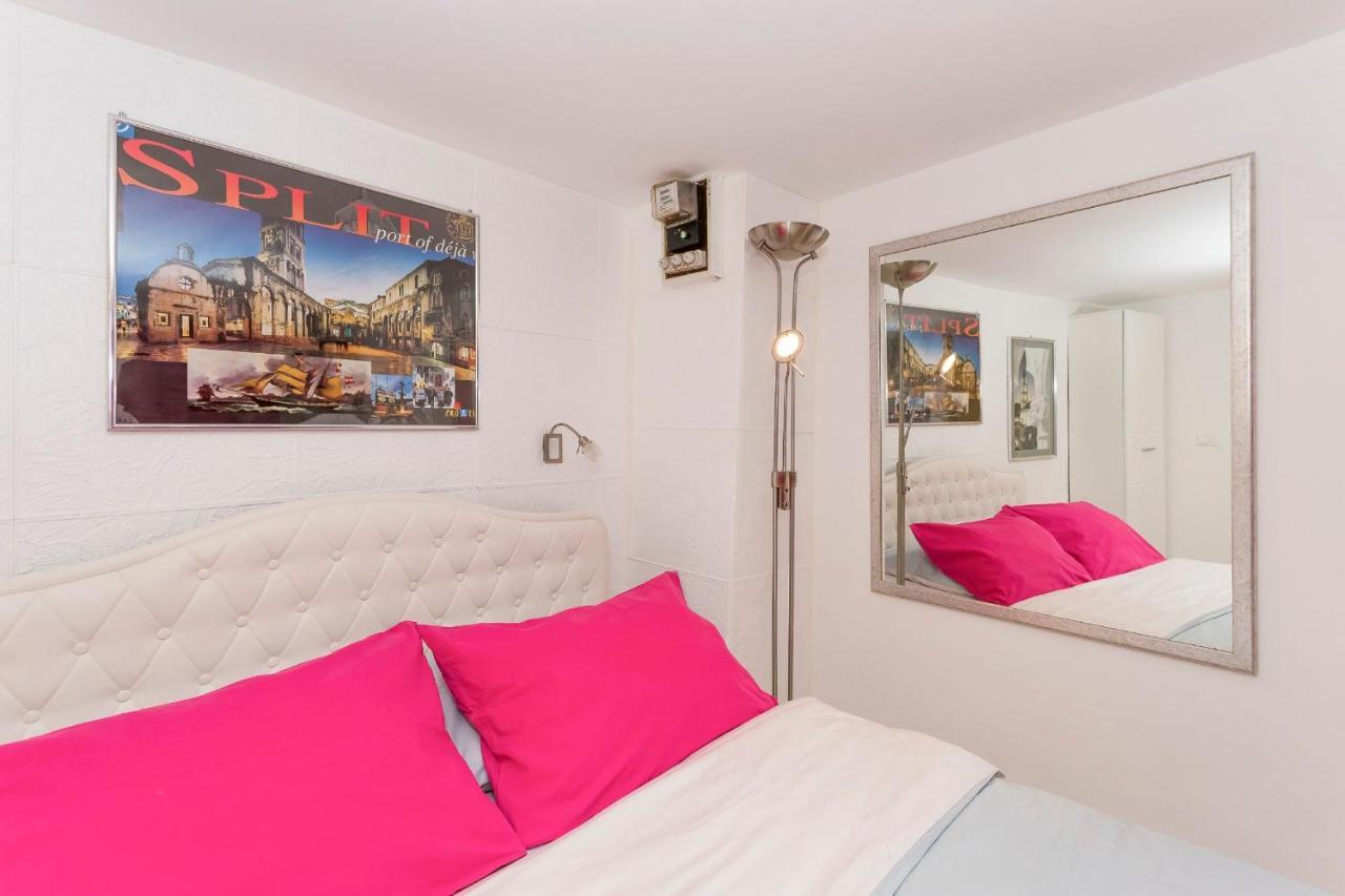 Modern And Practical Studio In The Heart Of Spalato Esterno foto